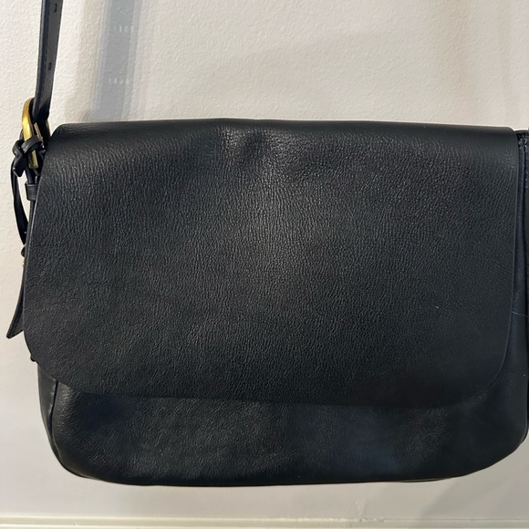 Fossil Women’s Black Leather Satchel Style Zippered Crossbody Purse GUC - Picture 4 of 11